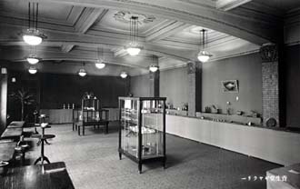 sh04_1928c_003_ShGallery