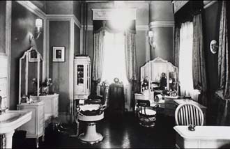 sh04_1937_030_BeautySalon